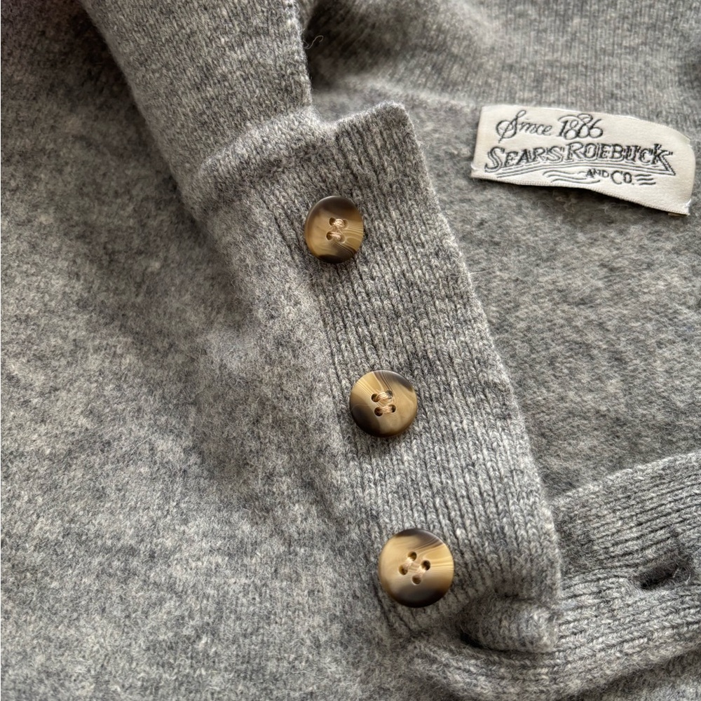 70s True Vintage 100% Lambswool Sears Roebuck and Co Light Gray Collared Sweater - Picture 5 of 12